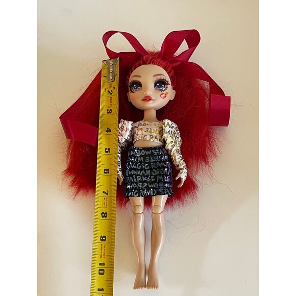 Rainbow High Cheerleader Doll MGA Articulated Red Cheer - Picture 3 of 6